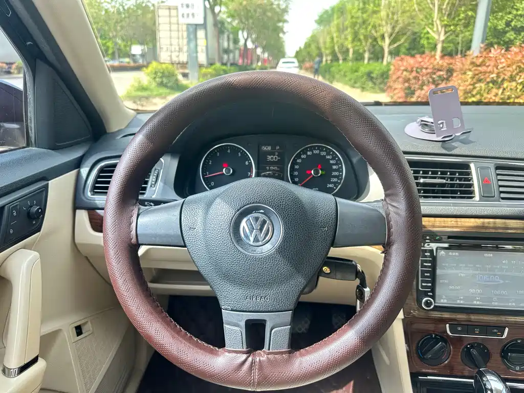 Volkswagen Lavida 2015 — фото 14