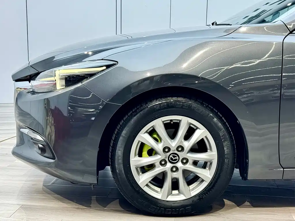 Mazda 3 Axela 2019 — фото 25
