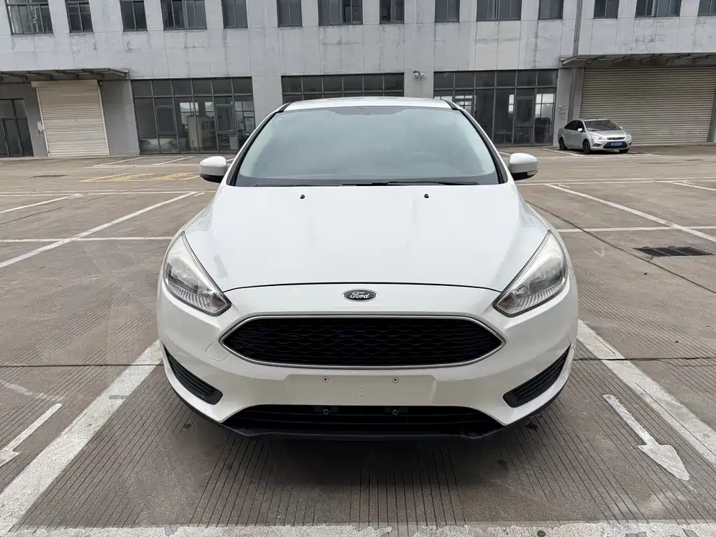 Ford Focus 2019 — фото 2