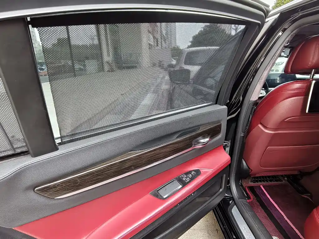BMW 7 Series 2014 — фото 15
