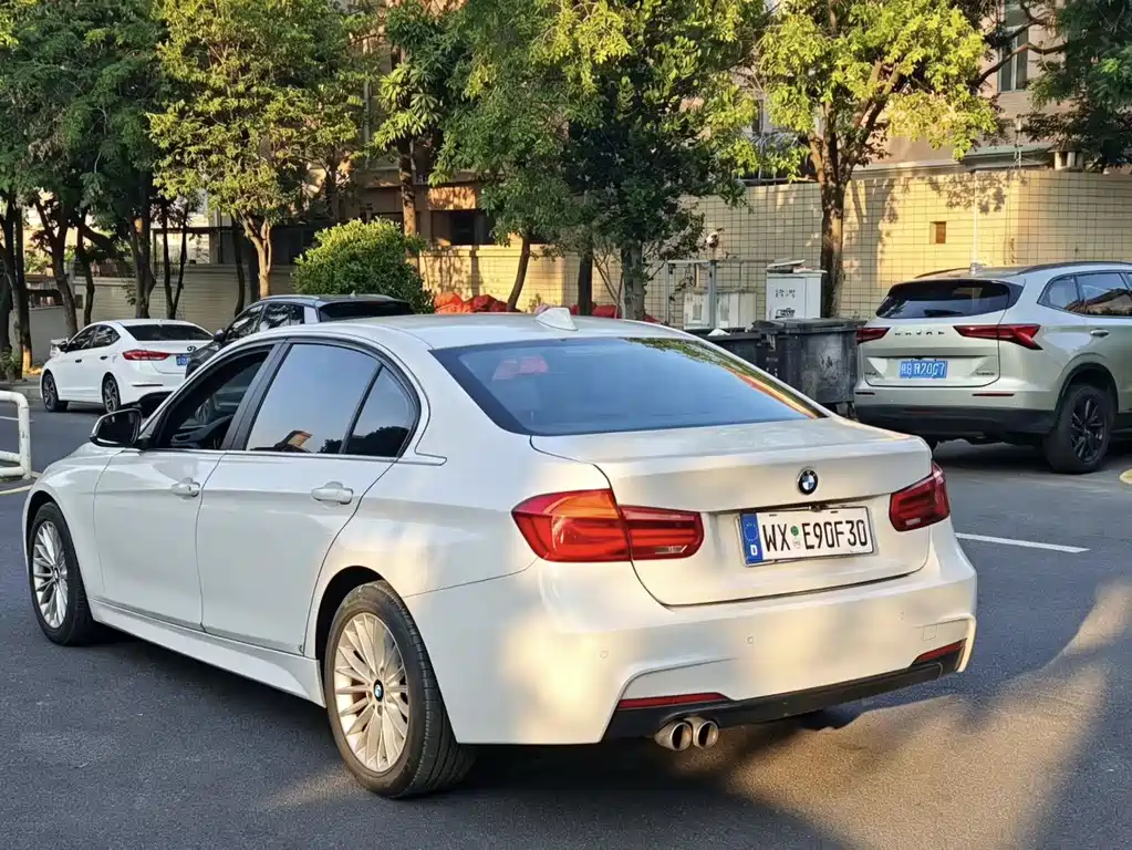 BMW 3 Series 2017 — фото 14
