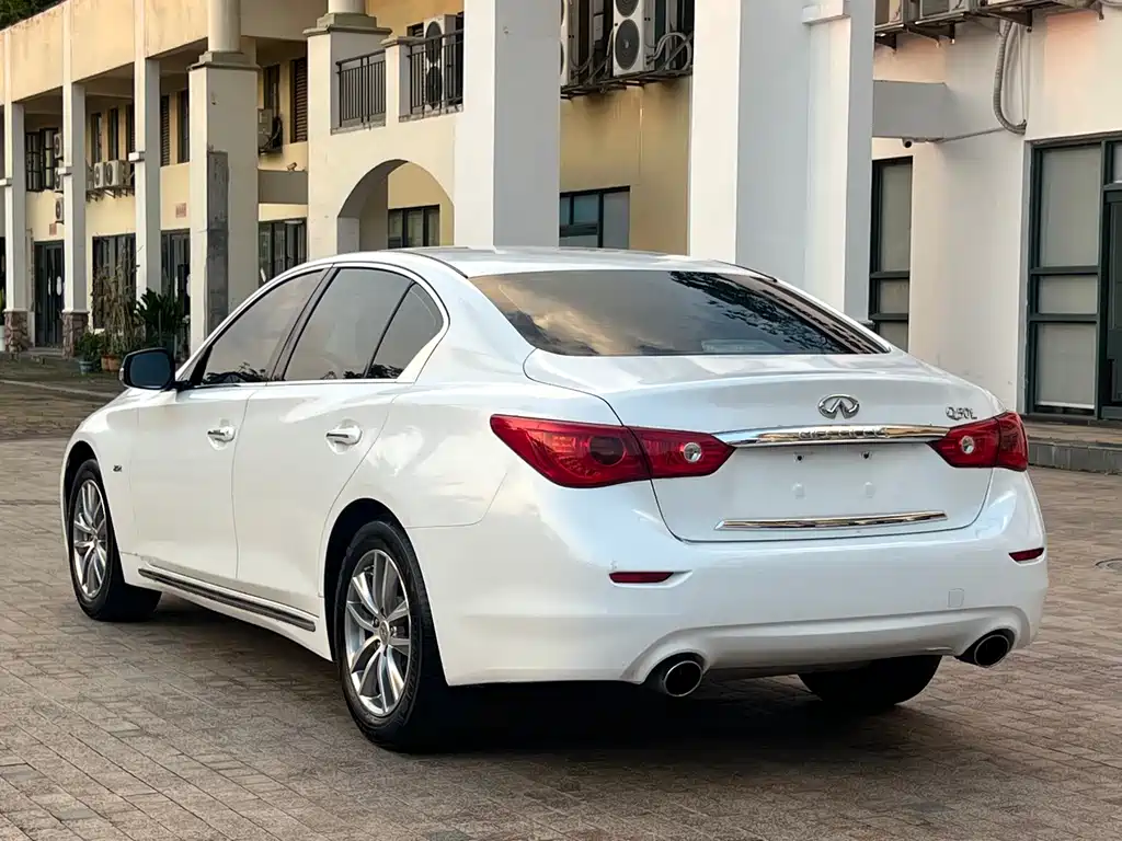 Infiniti Q50L 2015 — фото 7