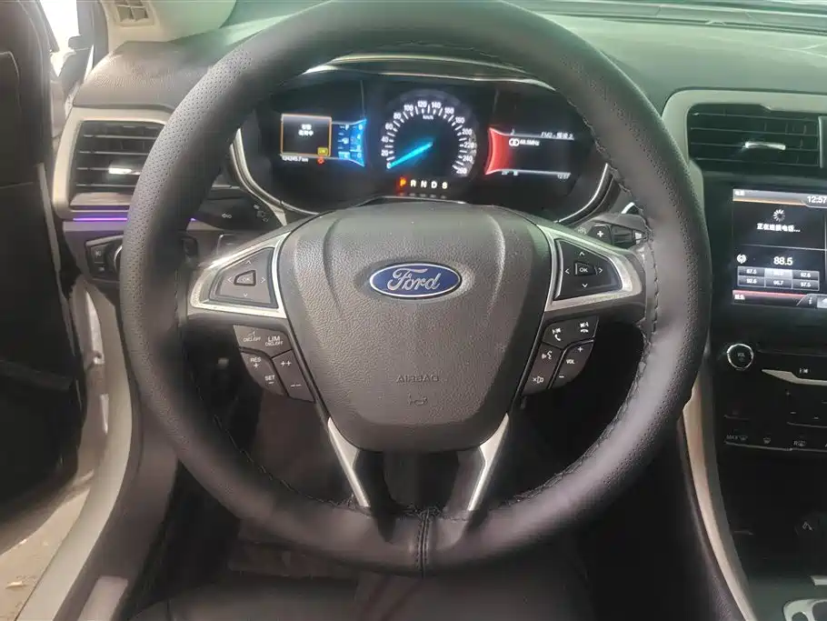 Ford Mondeo 2013 — фото 15