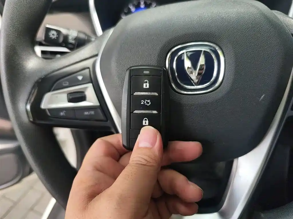 Changan Eado DT 2018 — фото 12