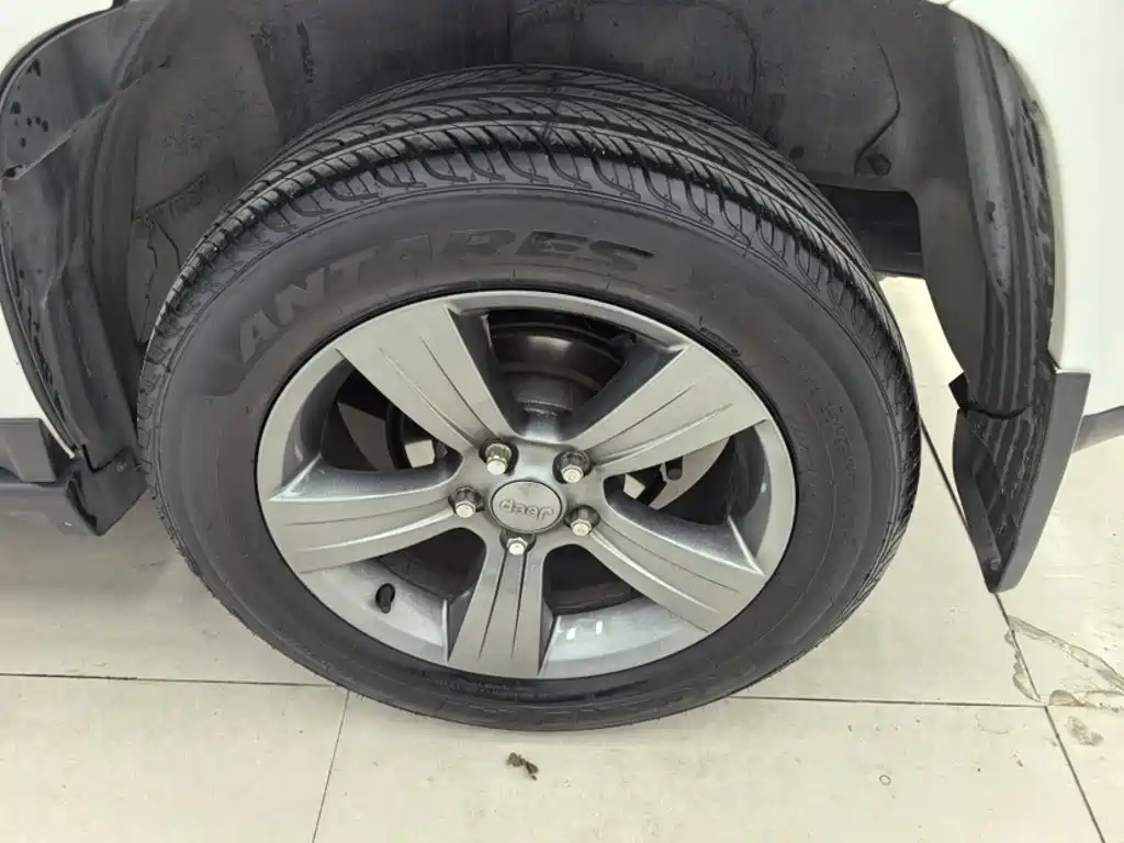 Jeep Compass 2015 — фото 11