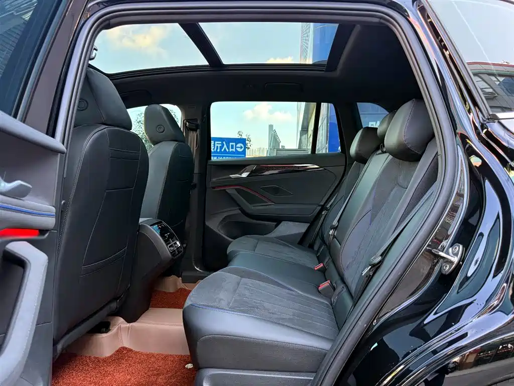 Volkswagen Tiguan L 2025 — фото 10
