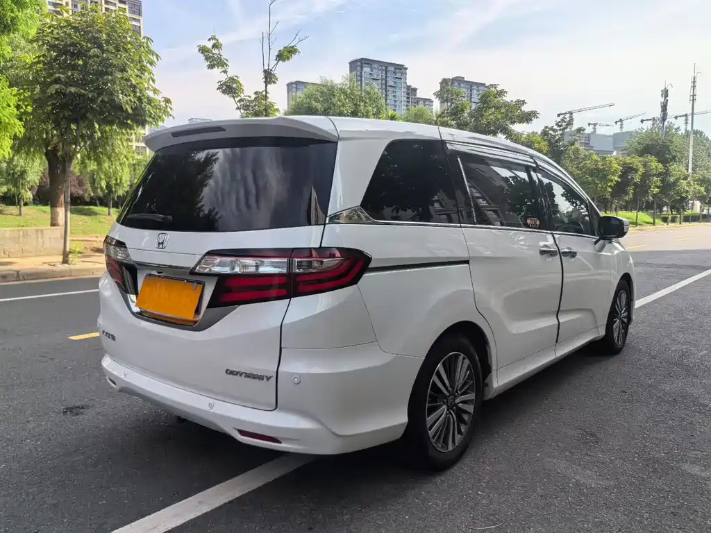 Honda Odyssey 2019 — фото 9