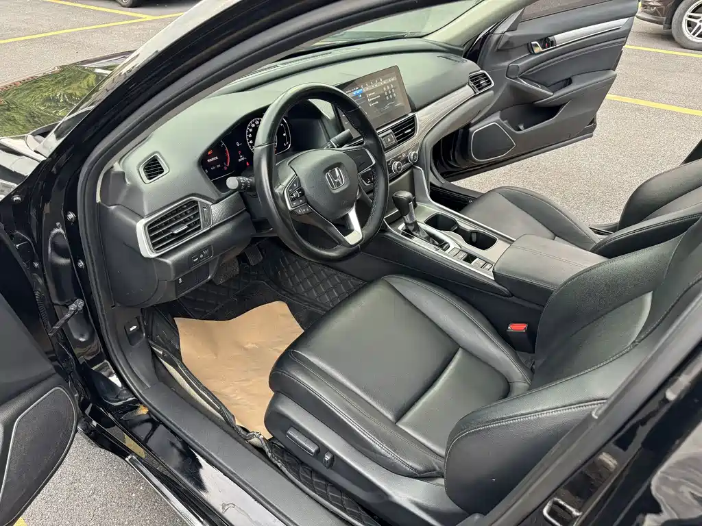 Honda Accord 2022 — фото 10