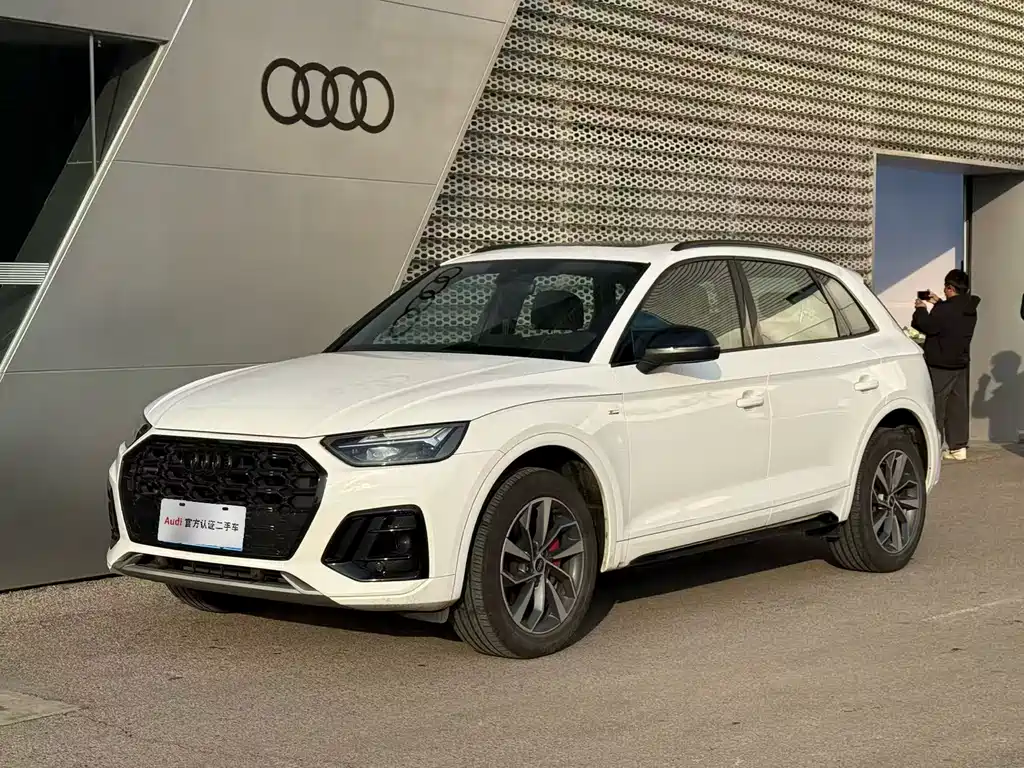Audi Q5L 2024 — фото 1