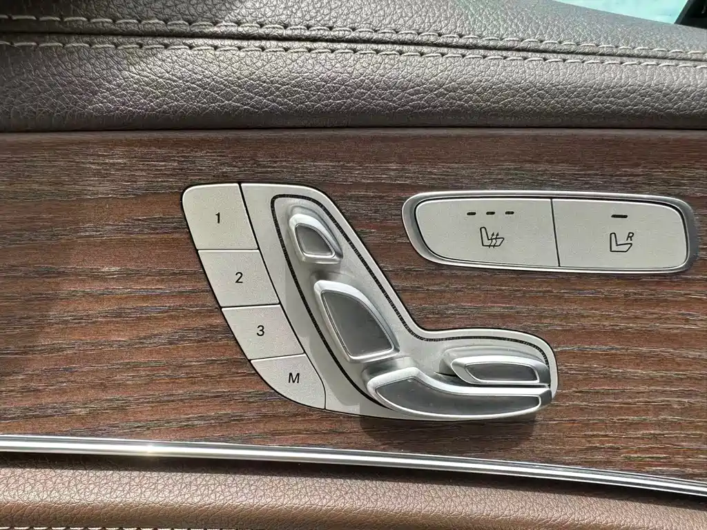 Mercedes-Benz E-Class 2021 — фото 12