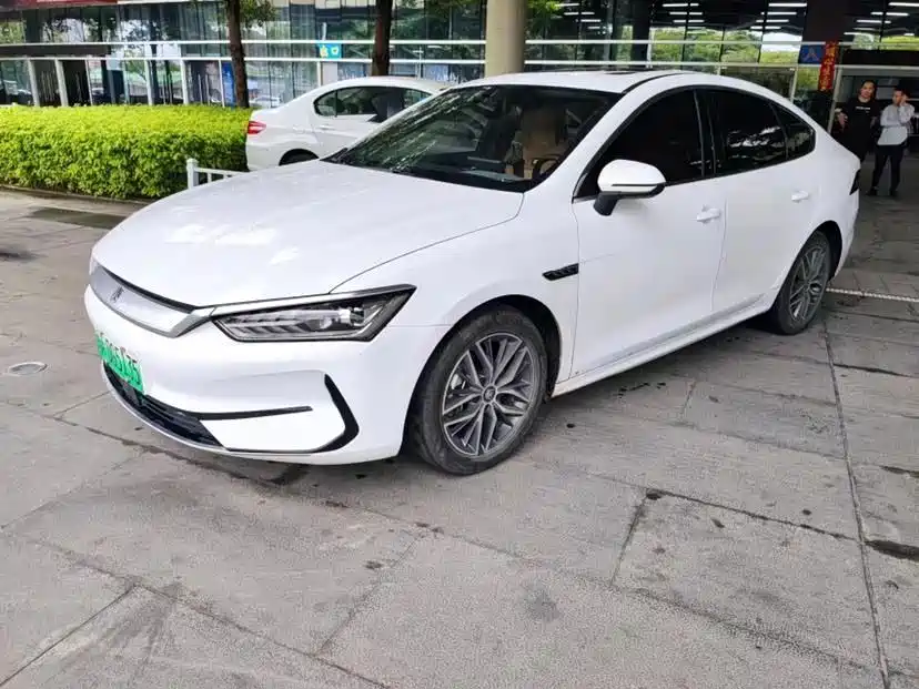 BYD Qin PLUS 2022 — фото 1