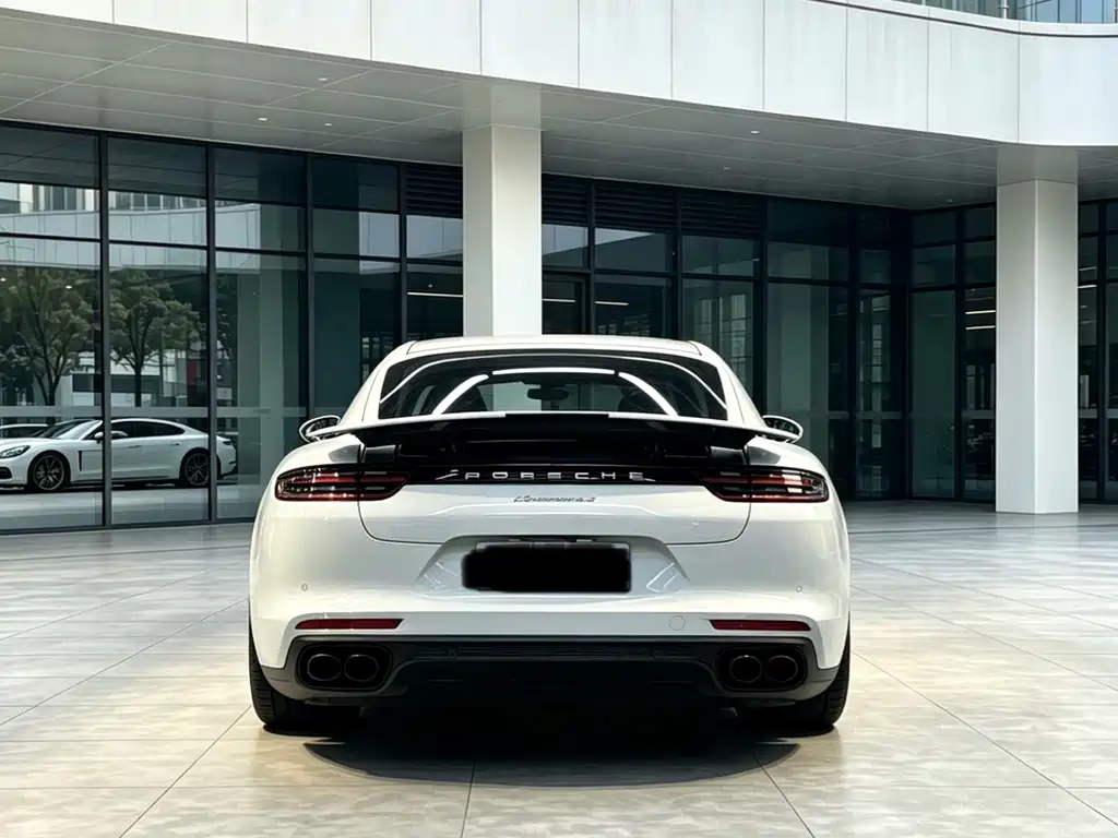 Porsche Panamera 2018 — фото 13