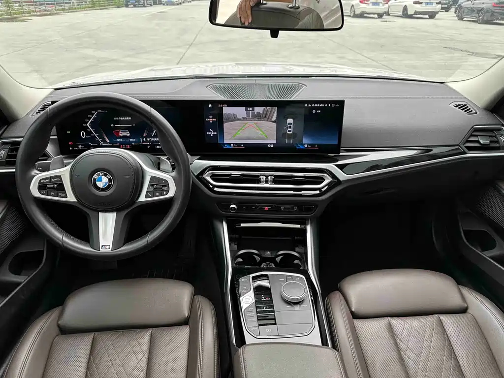 BMW 3 Series 2023 — фото 11
