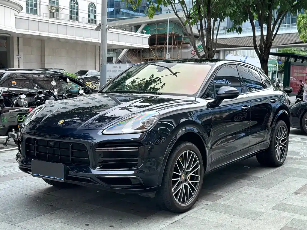 Porsche Cayenne 2022 — фото 1