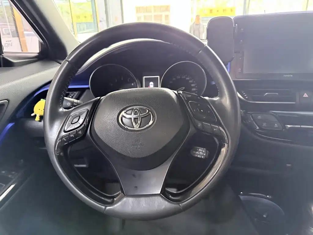 Toyota IZOA 2018 — фото 13