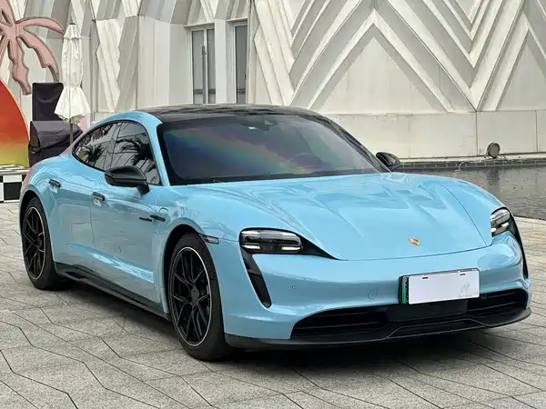 Porsche Taycan 2022