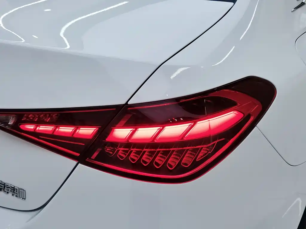Mercedes-Benz C-Class 2025 — фото 21