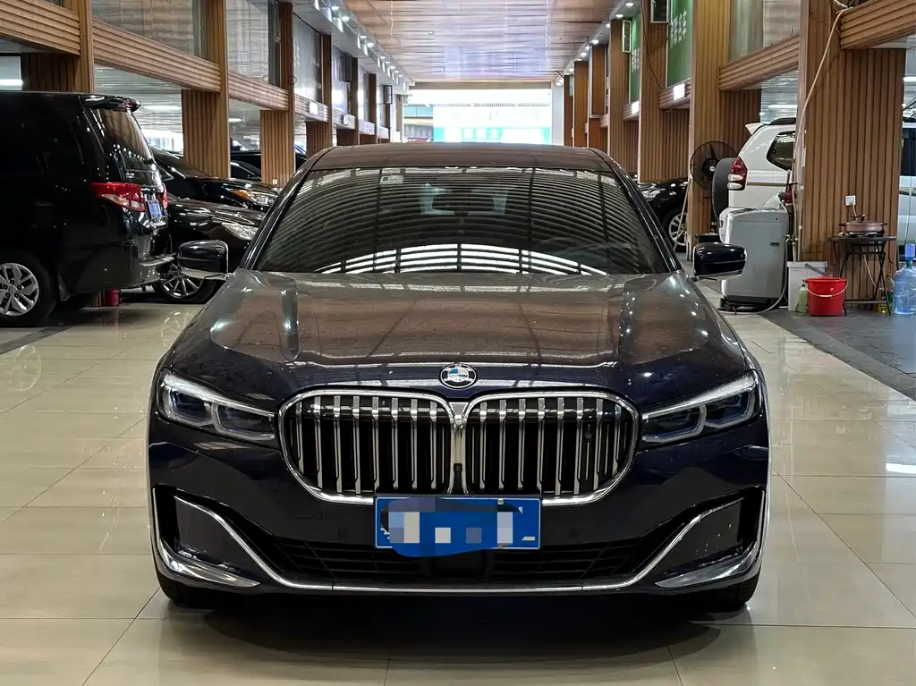 BMW 7 Series 2022 — фото 2