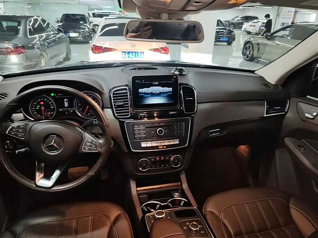 Mercedes-Benz GLE 2018 — фото 13
