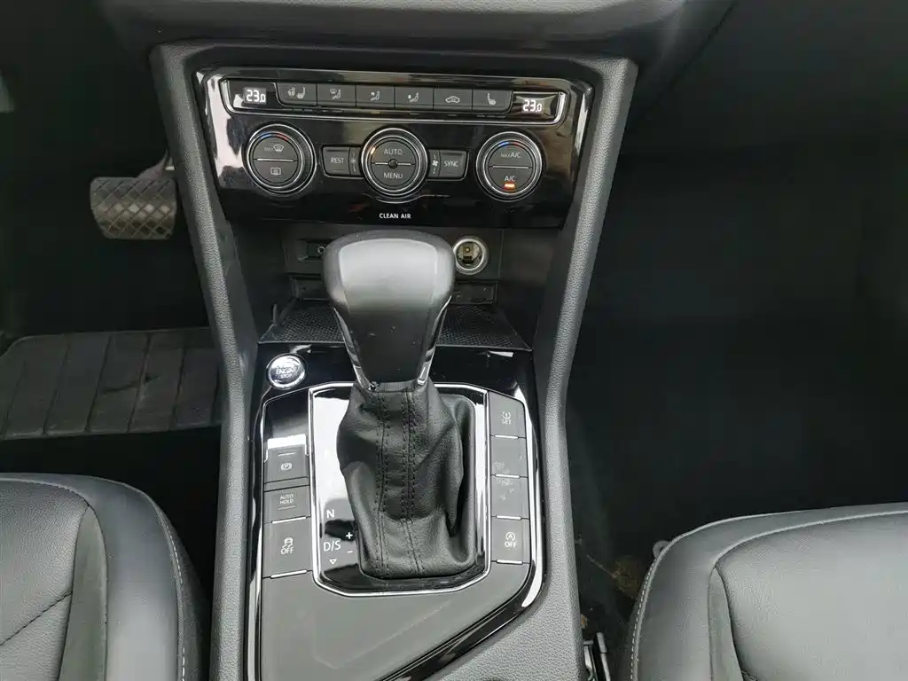 Volkswagen Tiguan L 2018 — фото 13