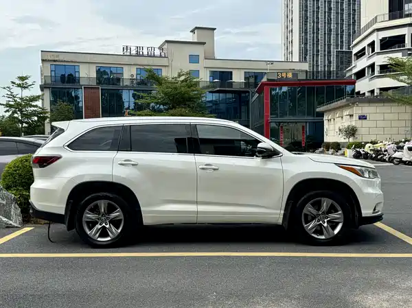 Toyota Highlander 2016