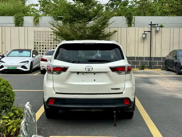 Toyota Highlander 2016