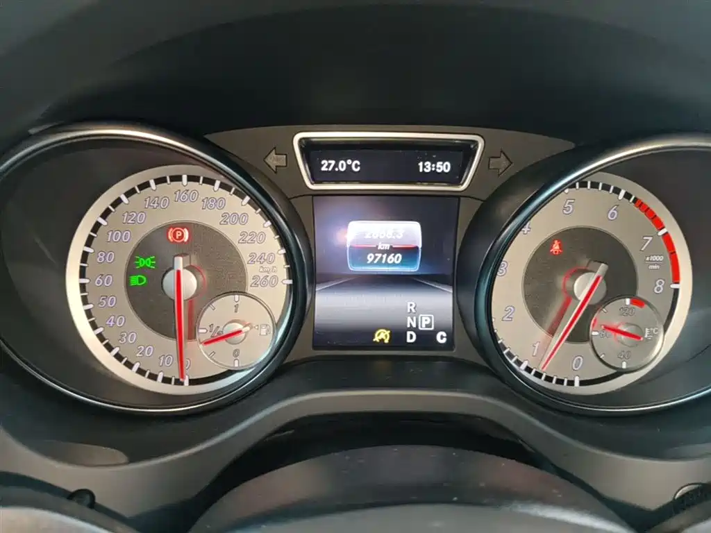 Mercedes-Benz GLA 2016 — фото 12