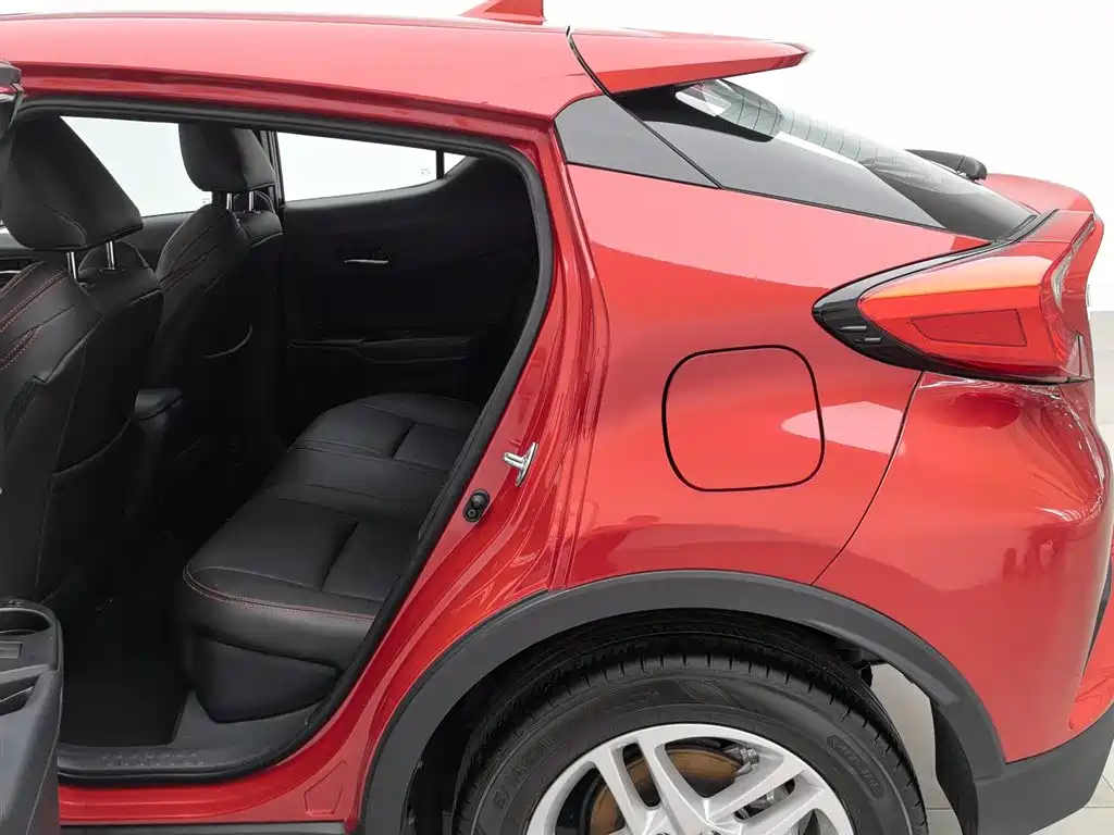 Toyota C-HR 2022 — фото 15