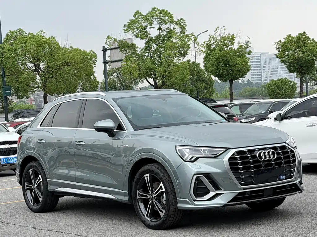 Audi Q3 2022 — фото 2
