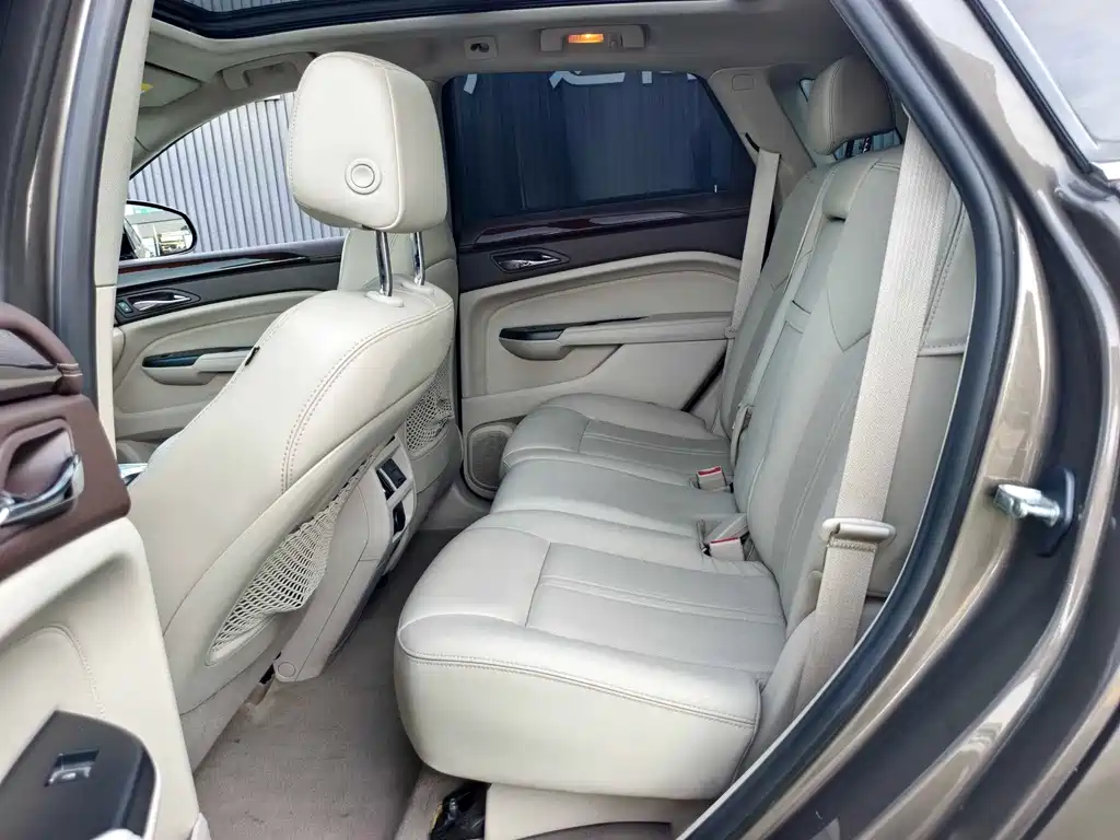 Cadillac SRX 2015 — фото 12