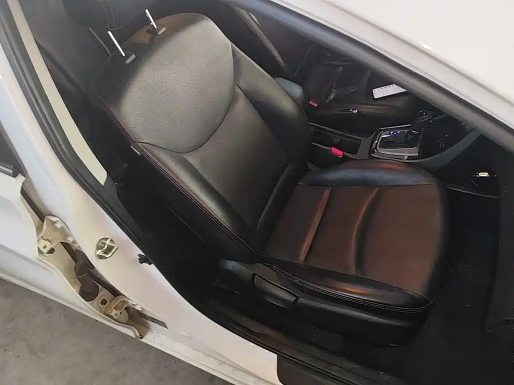 Hyundai Elantra 2017 — фото 25