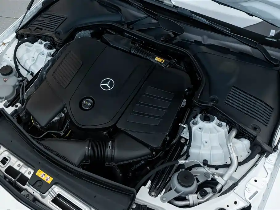 Mercedes-Benz C-Class 2025 — фото 9