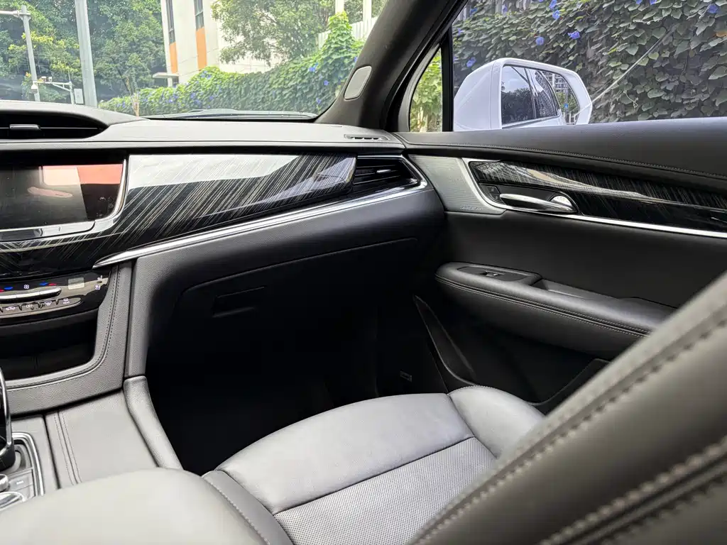 Cadillac XT6 2023 — фото 19