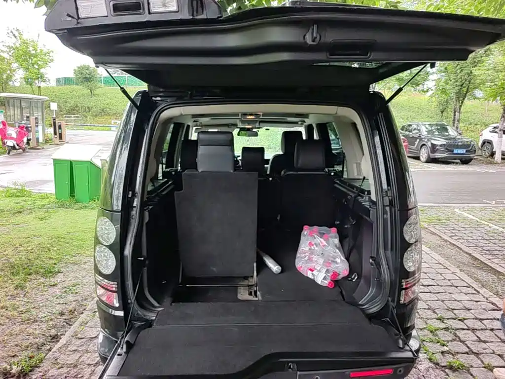 Land Rover Discovery 2017 — фото 19