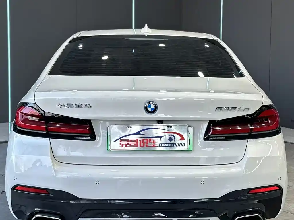 BMW 5 Series New Energy 2022 — фото 7