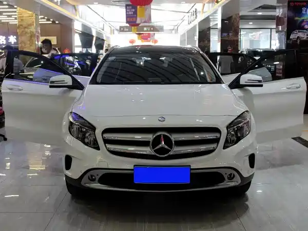 Mercedes-Benz GLA 2015