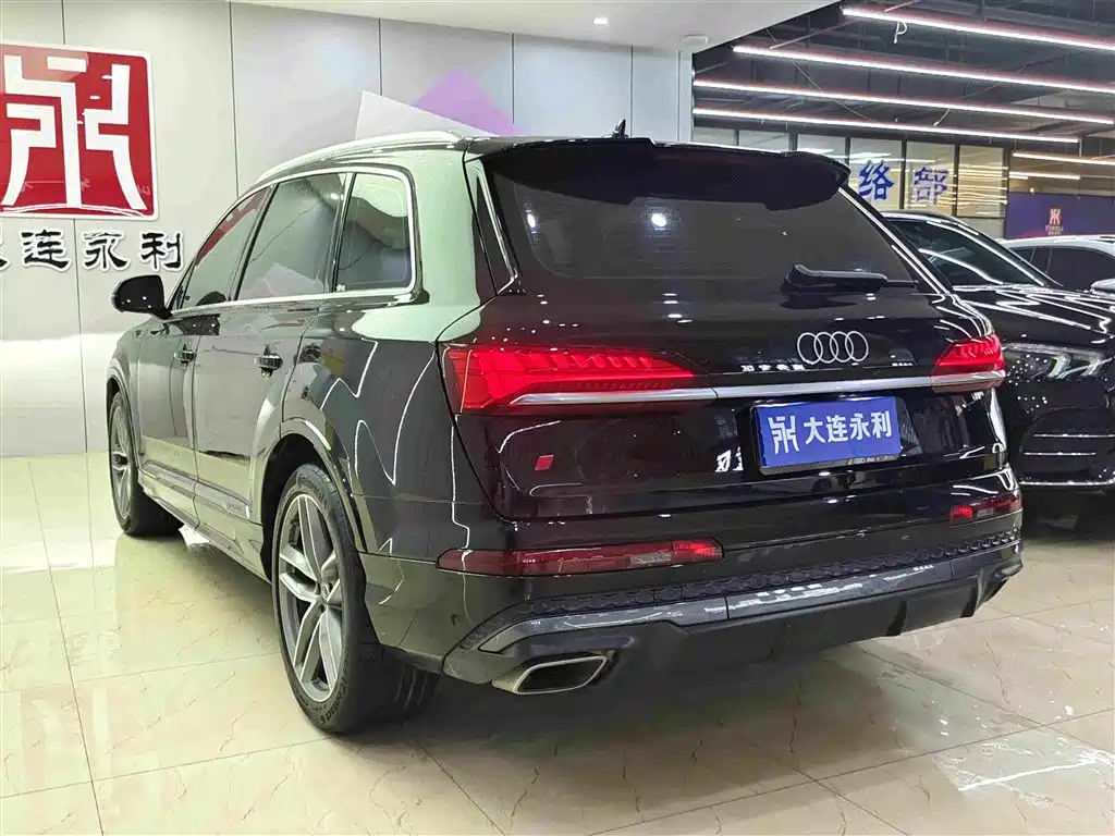 Audi Q7 2025 — фото 4