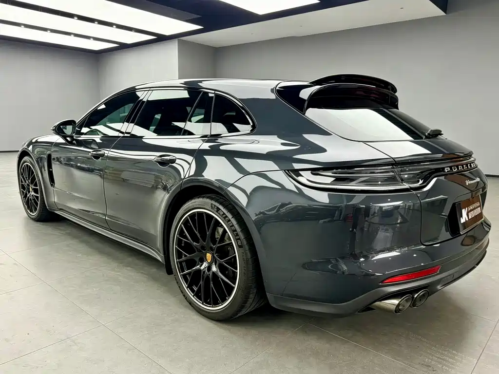 Porsche Panamera 2023