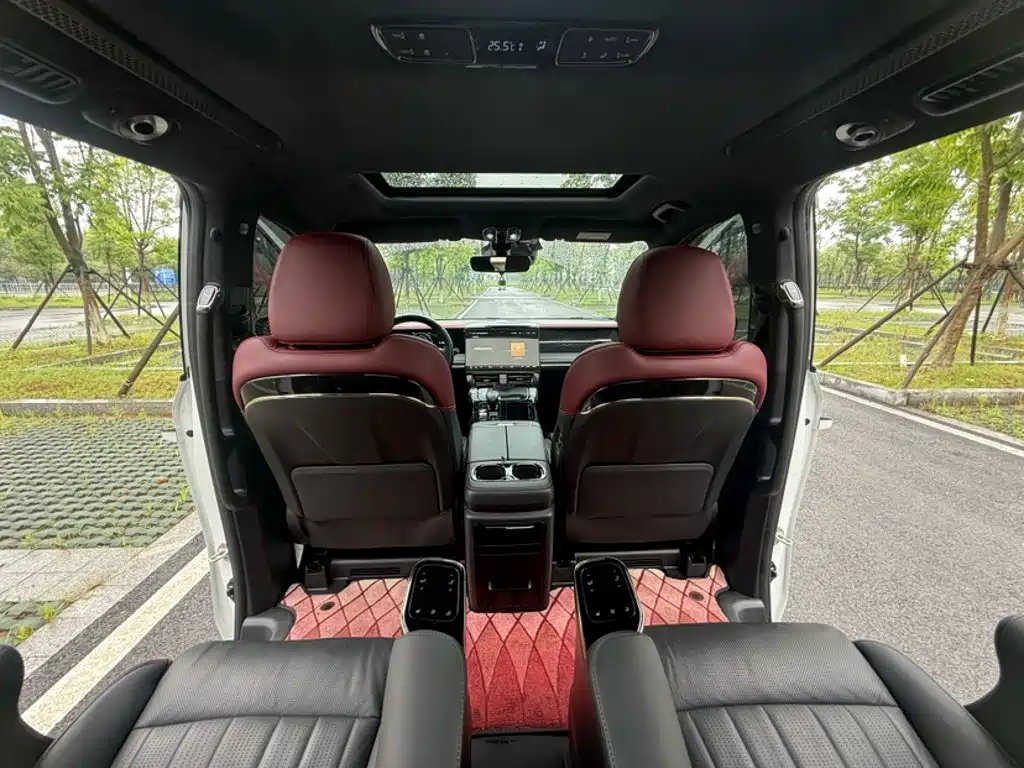 GAC Motor Trumpchi M8 2023 — фото 17