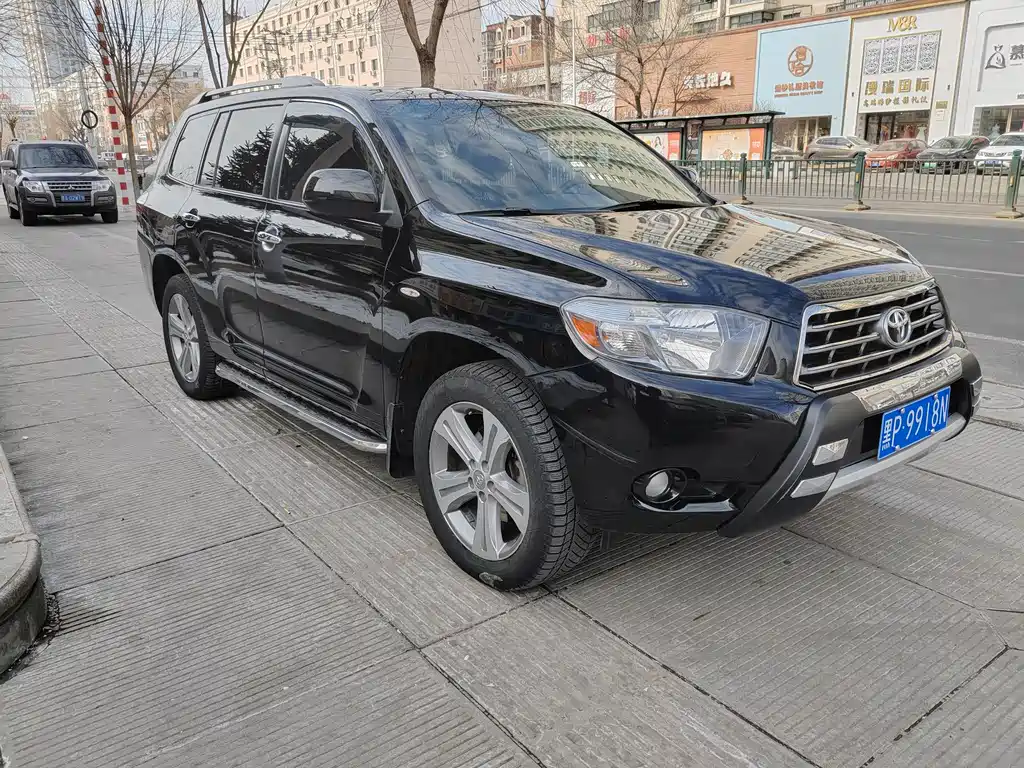 Toyota Highlander 2011 — фото 1