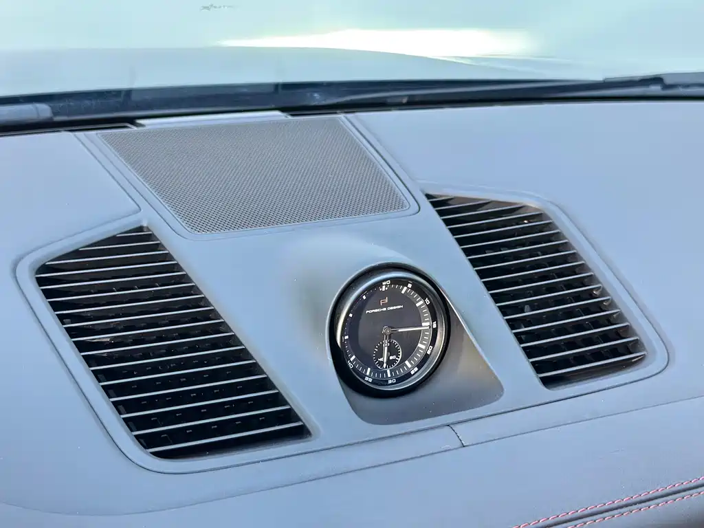 Porsche Cayenne 2023 — фото 18