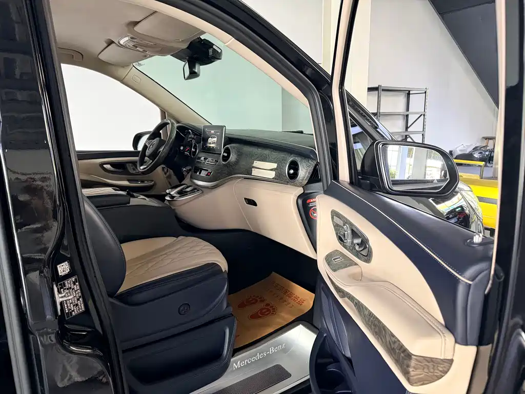 Mercedes-Benz V-Class 2020 — фото 10