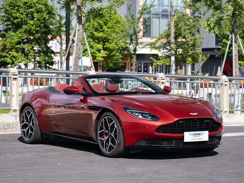Aston Martin DB11 2018 — фото 3