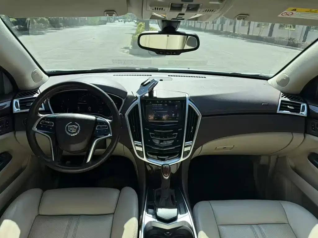 Cadillac SRX 2016 — фото 9