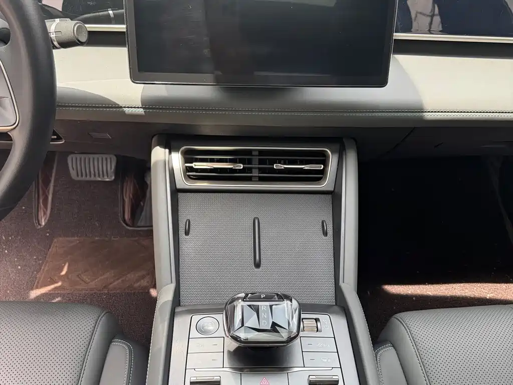 BYD Qin L 2025 — фото 12