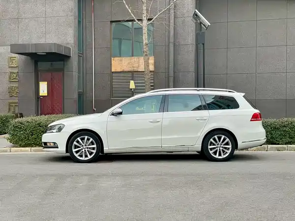 Volkswagen Magotan 2012