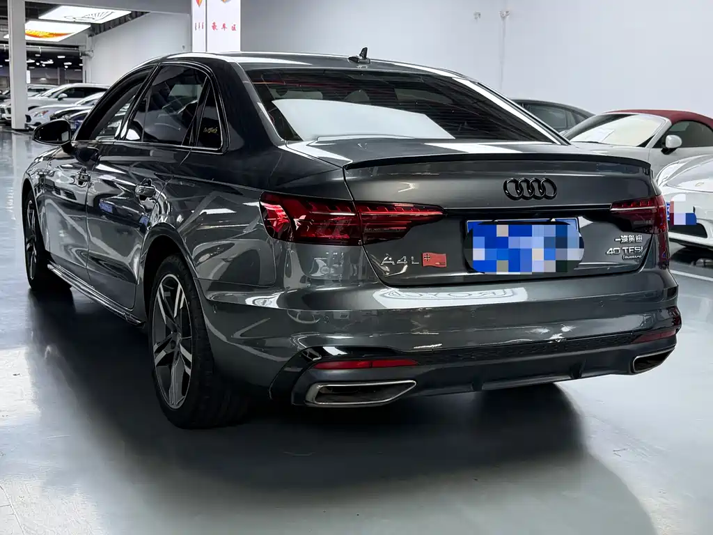 Audi A4L 2022 — фото 12