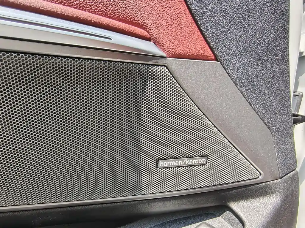 BMW 3 Series 2024 — фото 15