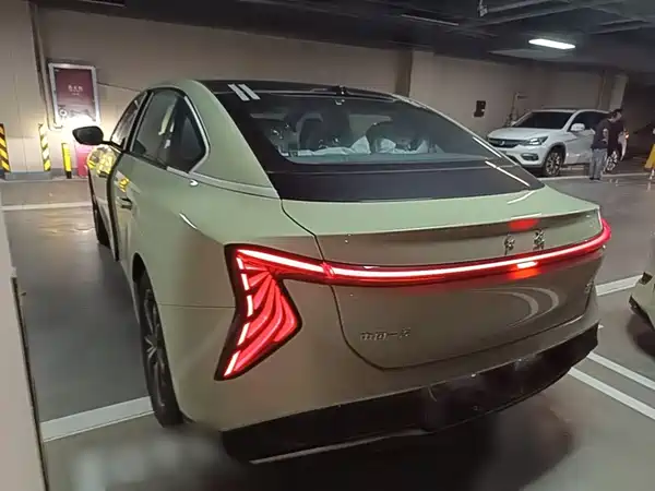 Hongqi EH7 2026