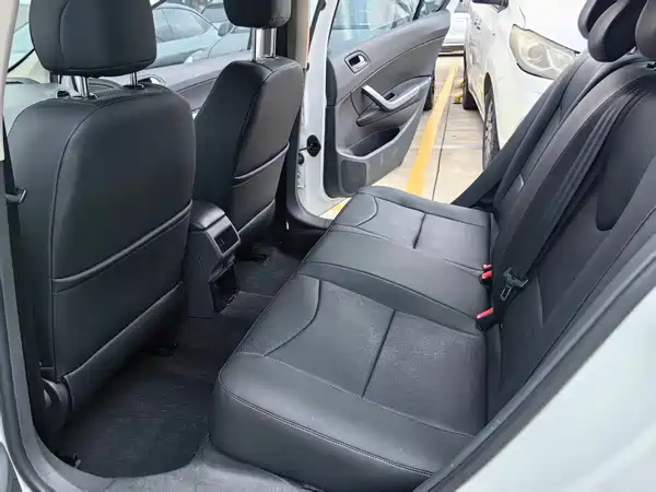 Peugeot 408 2013